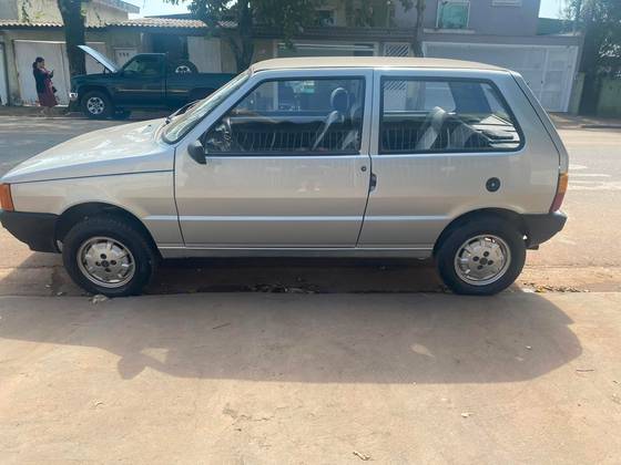 FIAT UNO 1.0 MILLE 8V GASOLINA 2P MANUAL FIAT UNO 1.0 MILLE 8V GASOLINA 2P MANUAL